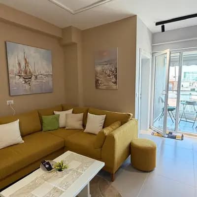 Shitet apartament 2+1 me pamje nga deti ne Golem !