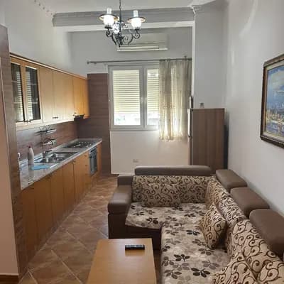 Apartament 1+1 per qera te rruga e Kavajes, te Blloku i Ambasadave