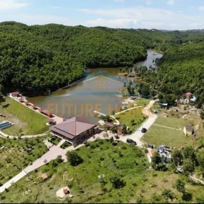 Disponojme ferme per agroturizem per shitje me vendndodhje ne Gjirin e Lalezit, Durres.