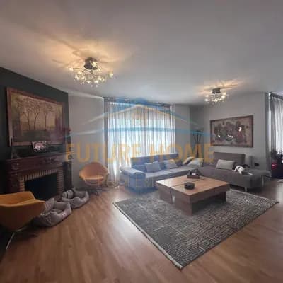 DIsponojme duplex te tipologjise 3+1+3 per shitje me vendodhje tek Sheshi Willson, Bllok.