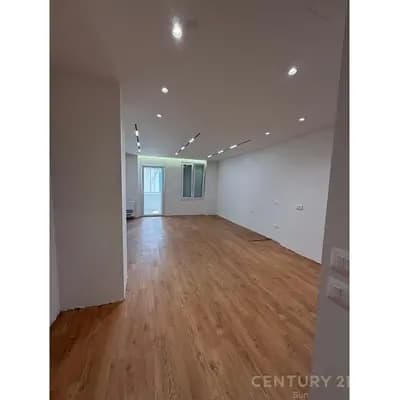 APARTAMENT 2+1+2 ME QIRA PER ZYRA, TEK ISH-EKSPOZITA, TIRANE!