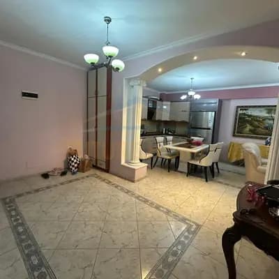 Shitet, Apartament 3+1+2, Rruga Kongresi Manastirit, Tirane.