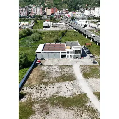 JEPET ME QIRA SERVIS/ GODINE MULTIFUNKSIONALE ME 10.000 M² TOKE NE VORE