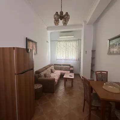 Apartament 1+1 per qera te rruga e Kavajes, te Blloku i Ambasadave
