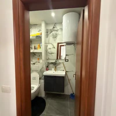 Ulet cmimi...Shitet super apartament ne vije te pare me detin