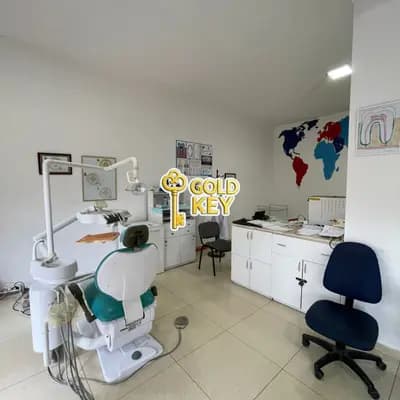 🏢 AMBIENT BIZNESI ME QERA POLIKLINIKA DURRES